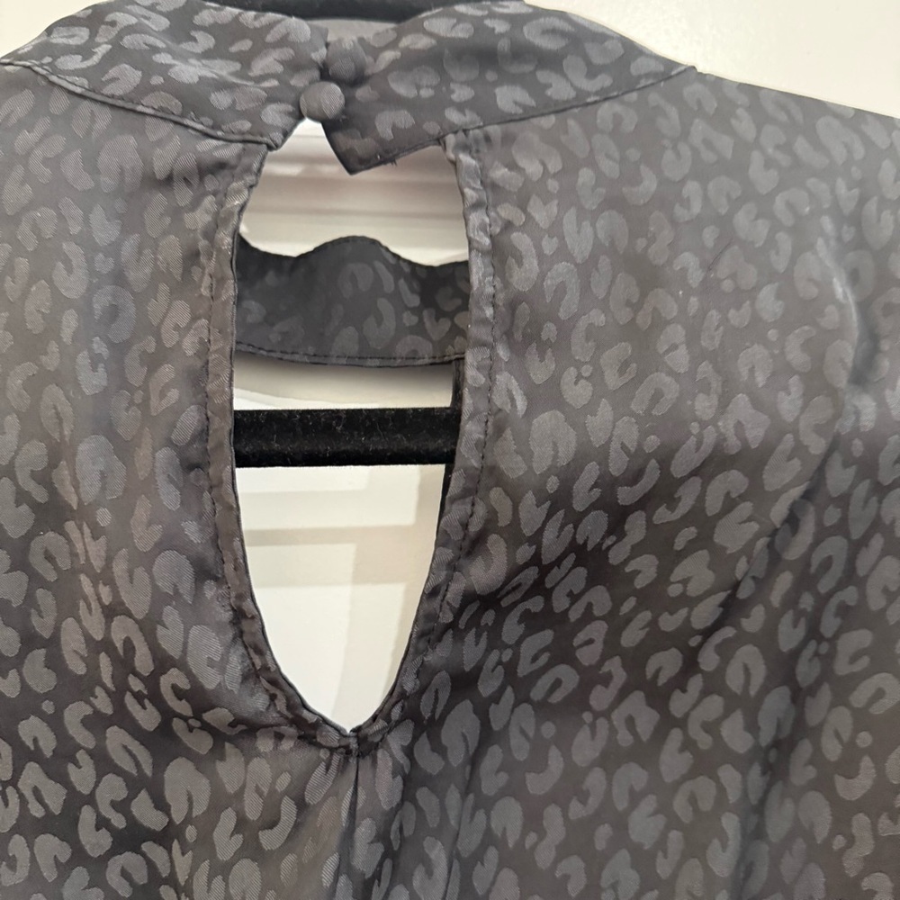 Steve Madden Metallic Black Peplum Blouse Long Sleeve Shimmer Top Small - Picture 11 of 11